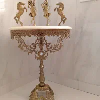 میز برنز با وسایل