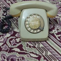 تلفن رومیزی قدیمی