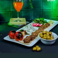 کمک اشپز و حسابدار وسالن دار