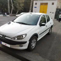 206 صندوقدار V8