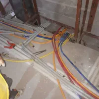 نیروی ماهر ومتعهد برقکار