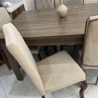 میز ناهارخوری در حد نو