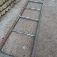 پله آهنی..جنس خوب عمرانی کار میکنه برات