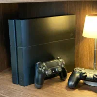 Ps4 fat 500کپی خور دو دسته اصلی