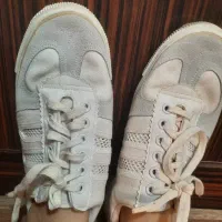 کفش فوتبالی و کفش مجلسی