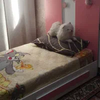 تخت تک نفره به همراه تشک