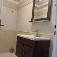 روشویی با کابینت و ایینه بدون شیر