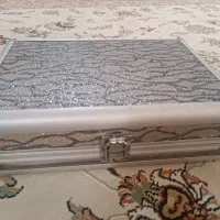 جا قرآن و جای لوازم ارایشی