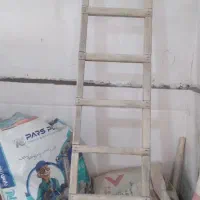 نردبان چوبی