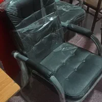 چهار عدد صندلی انتظار در حد نو