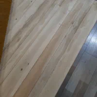 تخت پالت چوبی پایه دار محکم و سلامت