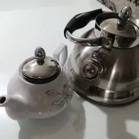 کتری استیل و قوری چینی