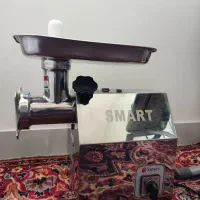 چرخ گوشت صنعتی و میز و صندلی