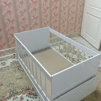 تخت خواب و کمد بچه