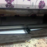 میز تلویزیون قابل تنظیم  با شیشه