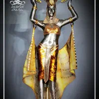 مجسمه فلزی زن پارسی