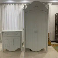 تخت وکمد