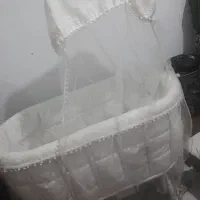 گهواره نوزاد در حد نو