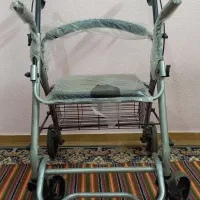 واکر چرخدار ، صندلی دار