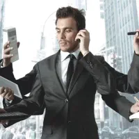 استخدام مدیر تبلیغاتی