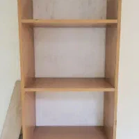قفسه چوبی و میز اداری