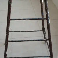 چهار پایه فلزی