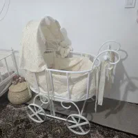 تخت کنار مادری