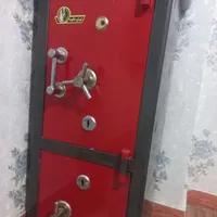 سالم و در حد نو به علت نیاز مالی
