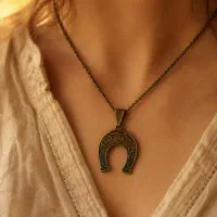 گردنبد نعل اسب