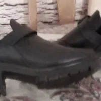کفشی زیبا وشیک