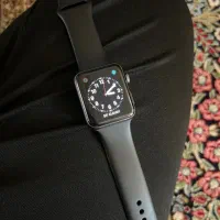 دوعدد ساعت هوشمند