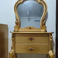 میز و اینه