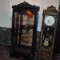 ساعت ایستاده و بوفه