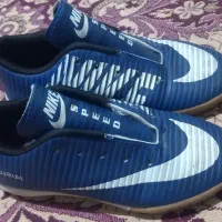 کفش فوتسال.  ( نایک )
