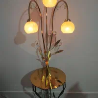 آباژور ایستاده