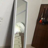 اینه قدی با قاب mdfسفید درحد نو
