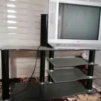 تلویزیون با میز درحدنو