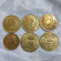 یک چند تعداد سکه کلکسیونی هست