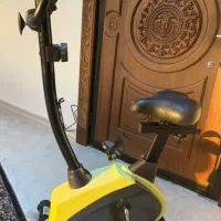 دوچرخه ثابت به همراه تنظیم صندلی