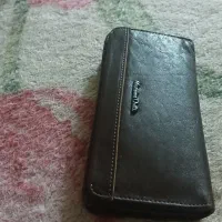 یک کیف مدارک پیدا شده