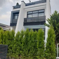 ویلا 377 متر مدرن شهرکی با استخر و جکوزی سی‌سنگان