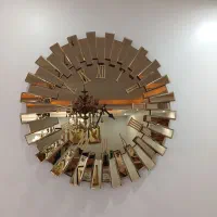 ساعت آینه ای بزرگ