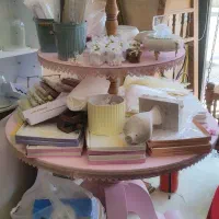 میز گرد چوبی سه طبقه