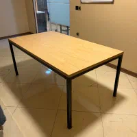میز ۶ نفره با پایه فلزی