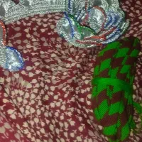 یک بشکی سفید و ودو گرهی سبز و زرشکی