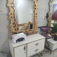 میز و آینه
