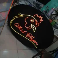 طراحی و ساخت انواع تابلو نئون با قیمتی فوق‌العاده