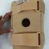 زانو بند آتل بند بادوام و محکم دو بار استفاده شده