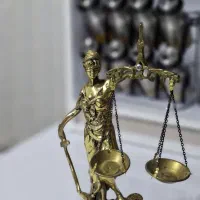 مجسمه عدالت