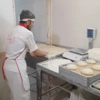 خمیر چونه گیر نانوایی هستم همه کار  ازدستم برمیاد
